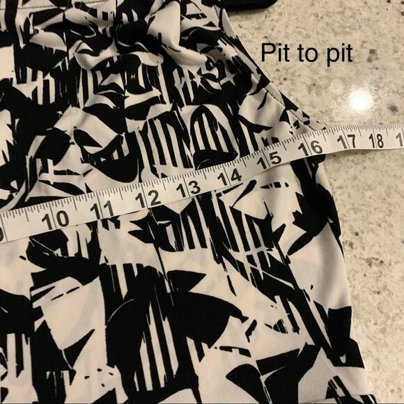 Bcbg open one sleeve dress black and white abstract pattern size S - Picture 6 of 6